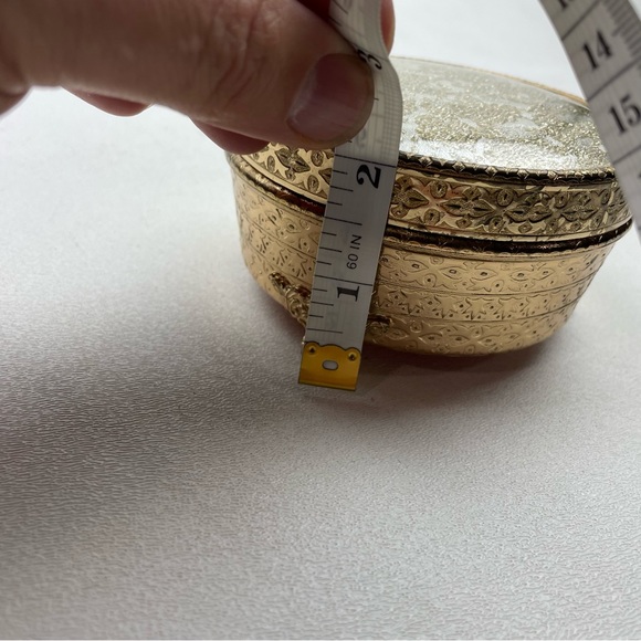 Vintage Regent of London Trinket Vanity Box box in gold filigree - Picture 10 of 10